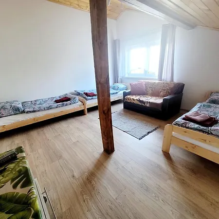 I Pokoje Goscinne Pod Lasem