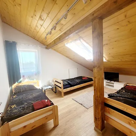 Hotel I Goscinne Pod Lasem