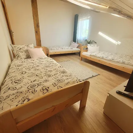 I Goscinne Pod Lasem Hotel