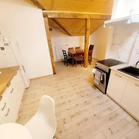 Hotel I Goscinne Pod Lasem Nadarzyn